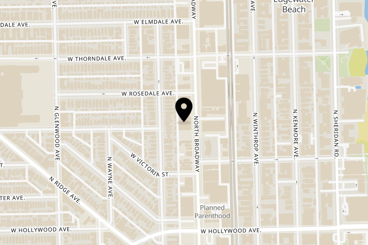 Map showing the location of Axum Ethiopian Restaurant on 5844 N Broadway in Chicago